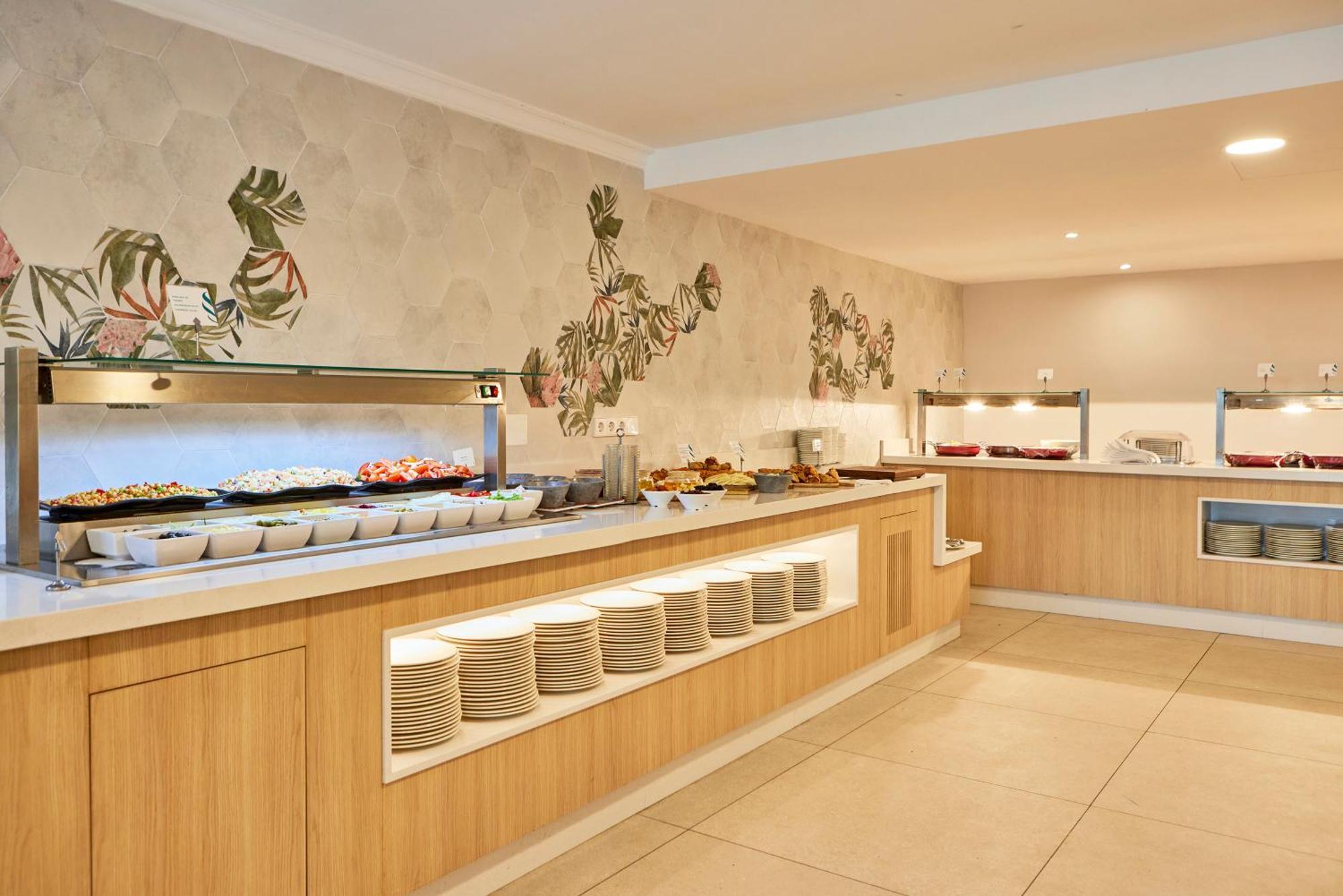 Universal Don Camilo 4* Sant Elm