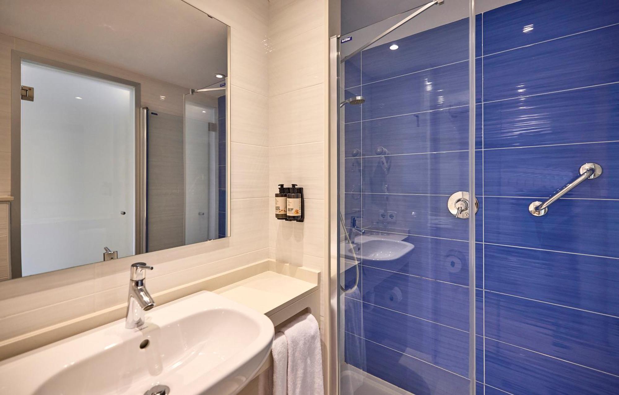 Universal Don Camilo Aparthotel