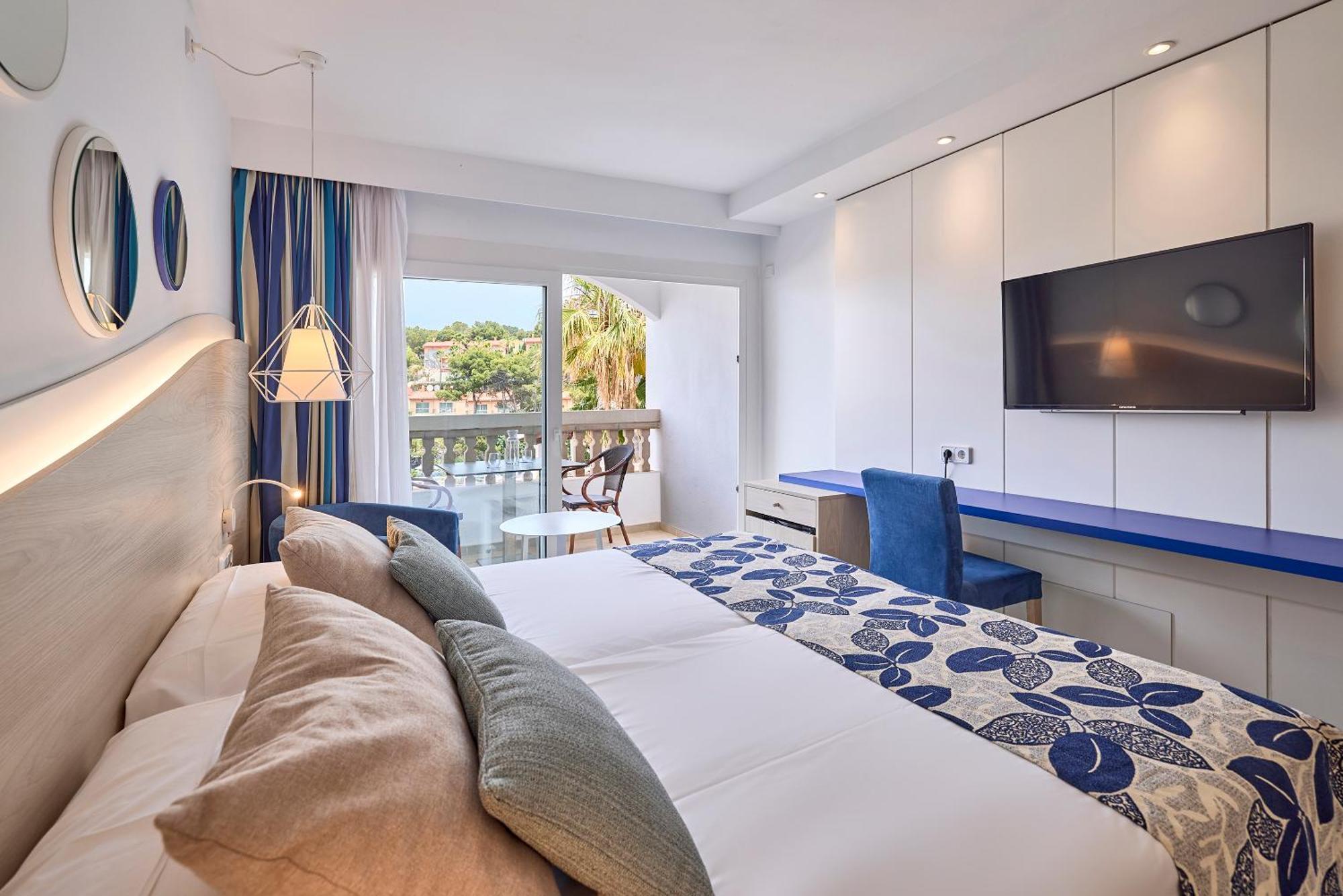 Universal Don Camilo Aparthotel Sant Elm
