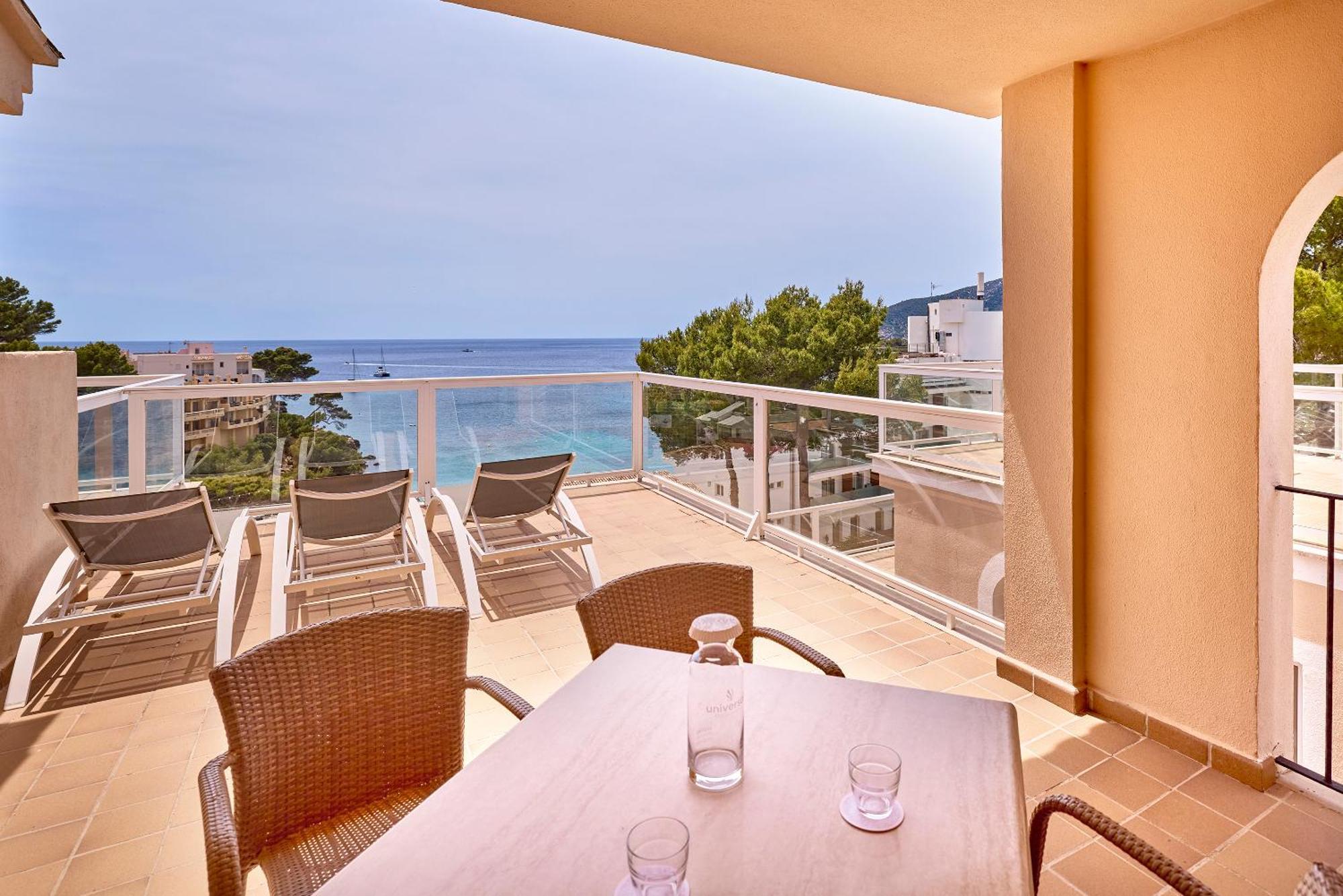 Universal Don Camilo Aparthotel