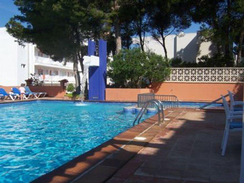 Universal Don Camilo 4*