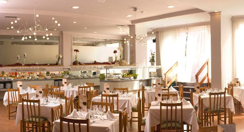 Universal Don Camilo Apartahotel 4*
